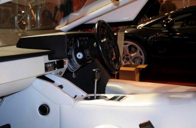 Lamborghini Countach Interior : click to zoom picture.